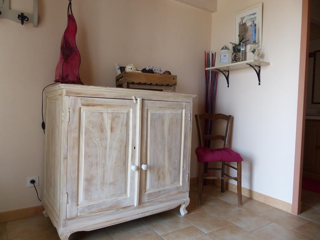Les Amandiers Bed and Breakfast Calvisson Exterior foto